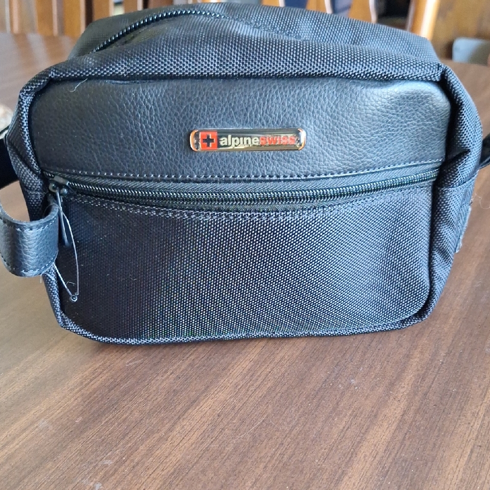 Alpine Swiss Black Men's Tolietry Bag NWOT
